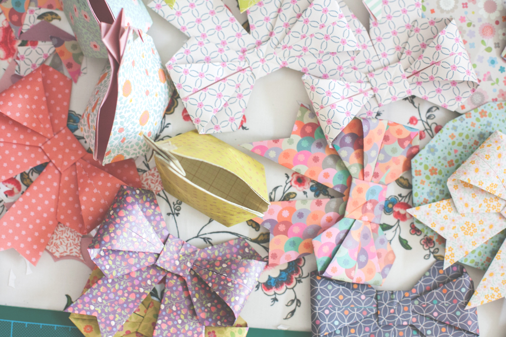 {A CASA DI ALICE CON GIOCHI DI CARTA}