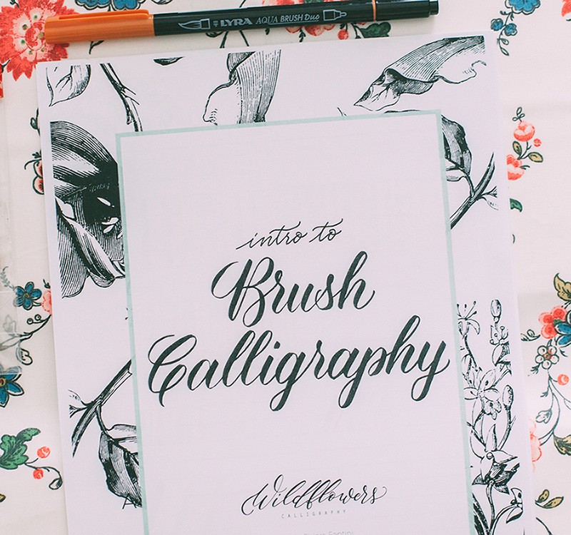 {A CASA DI ALICE CON WILDFLOWERS CALLIGRAPHY}